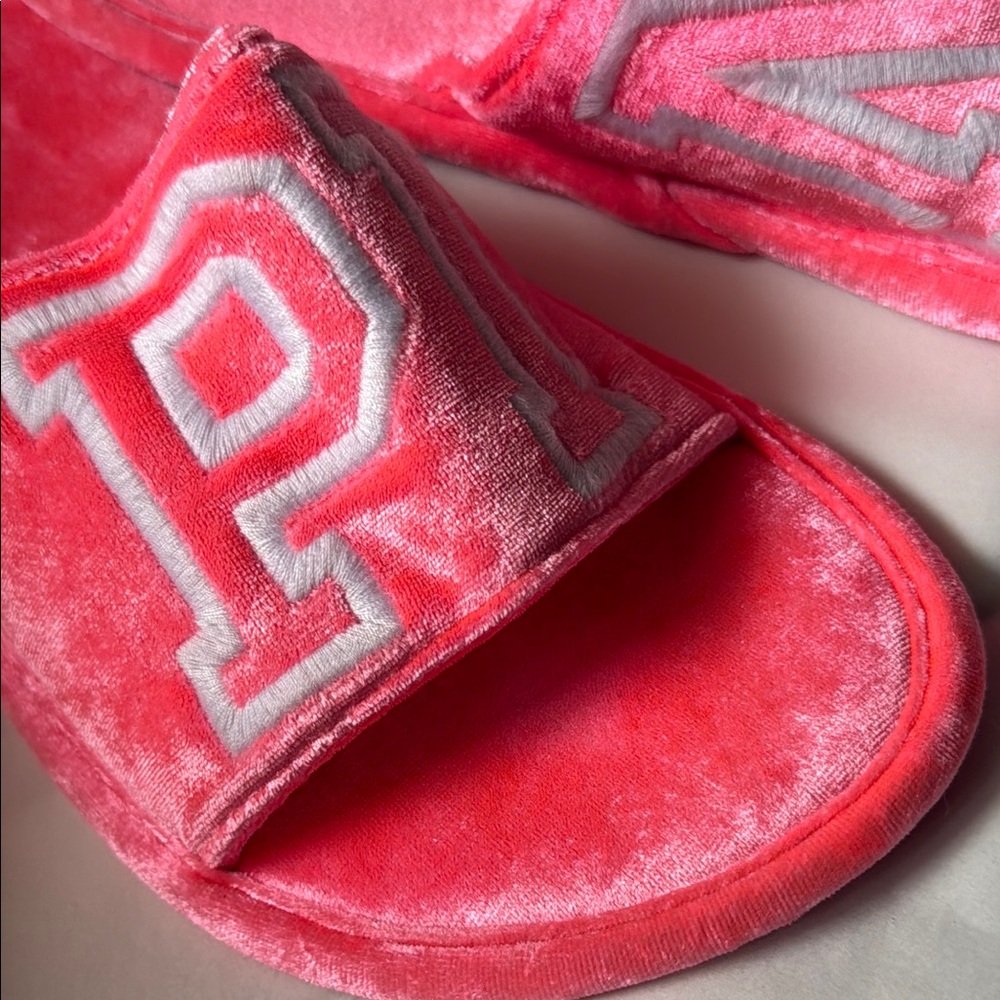 PINK Victoria's Secret Pink Slippers. Worn Once. Vintage & HTF. Medium - Picture 3 of 10